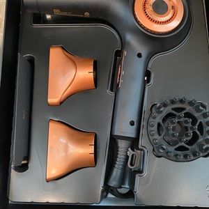 BRAND NEW BELLAMI HAIR DRYER